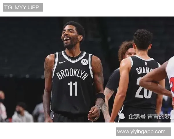 哈登与足球明星同框合影展现运动员之间的友谊与激情